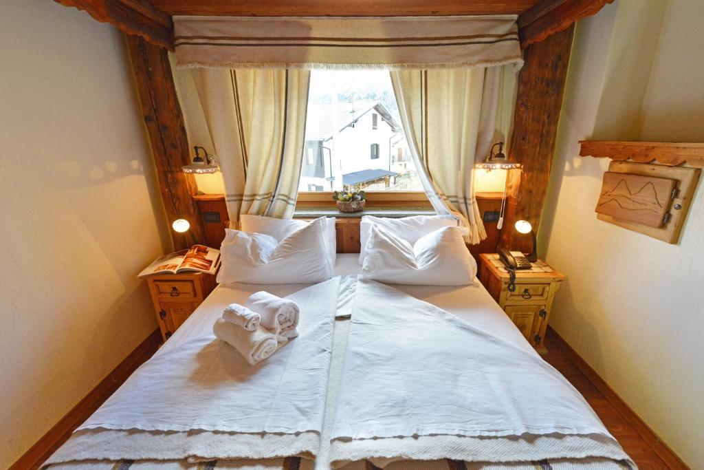 Affittacamere De Charme Jour Et Nuit Torgnon Room photo